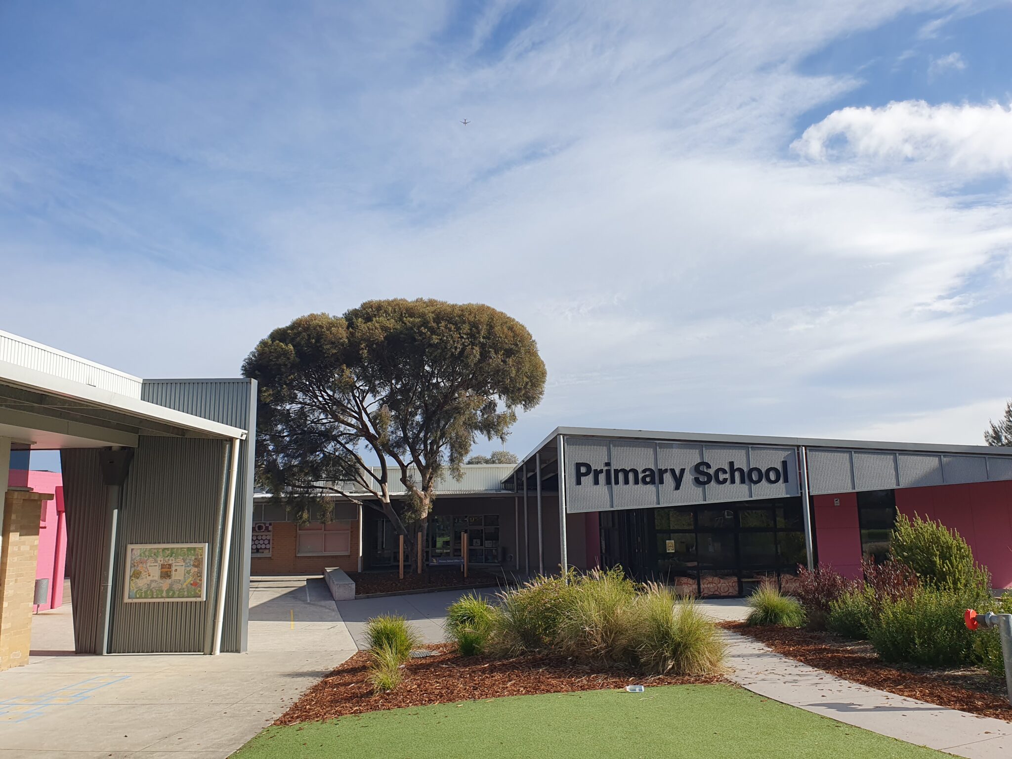 La Trobe Campus Primary School - in Macleod - Charles La Trobe P-12 College